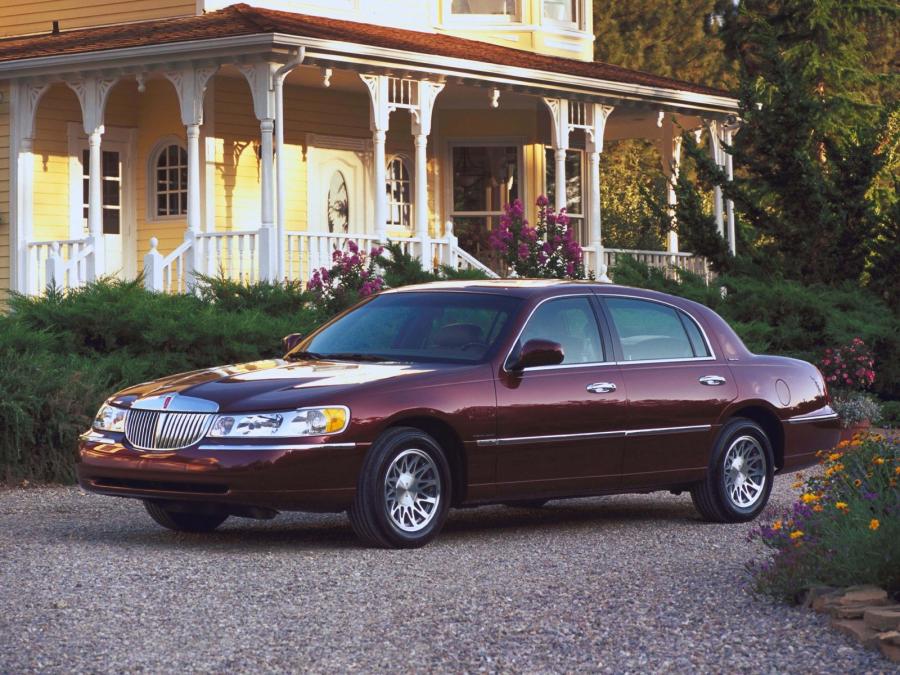  Lincoln Town Car 1998 года  (фото 16 из 77)